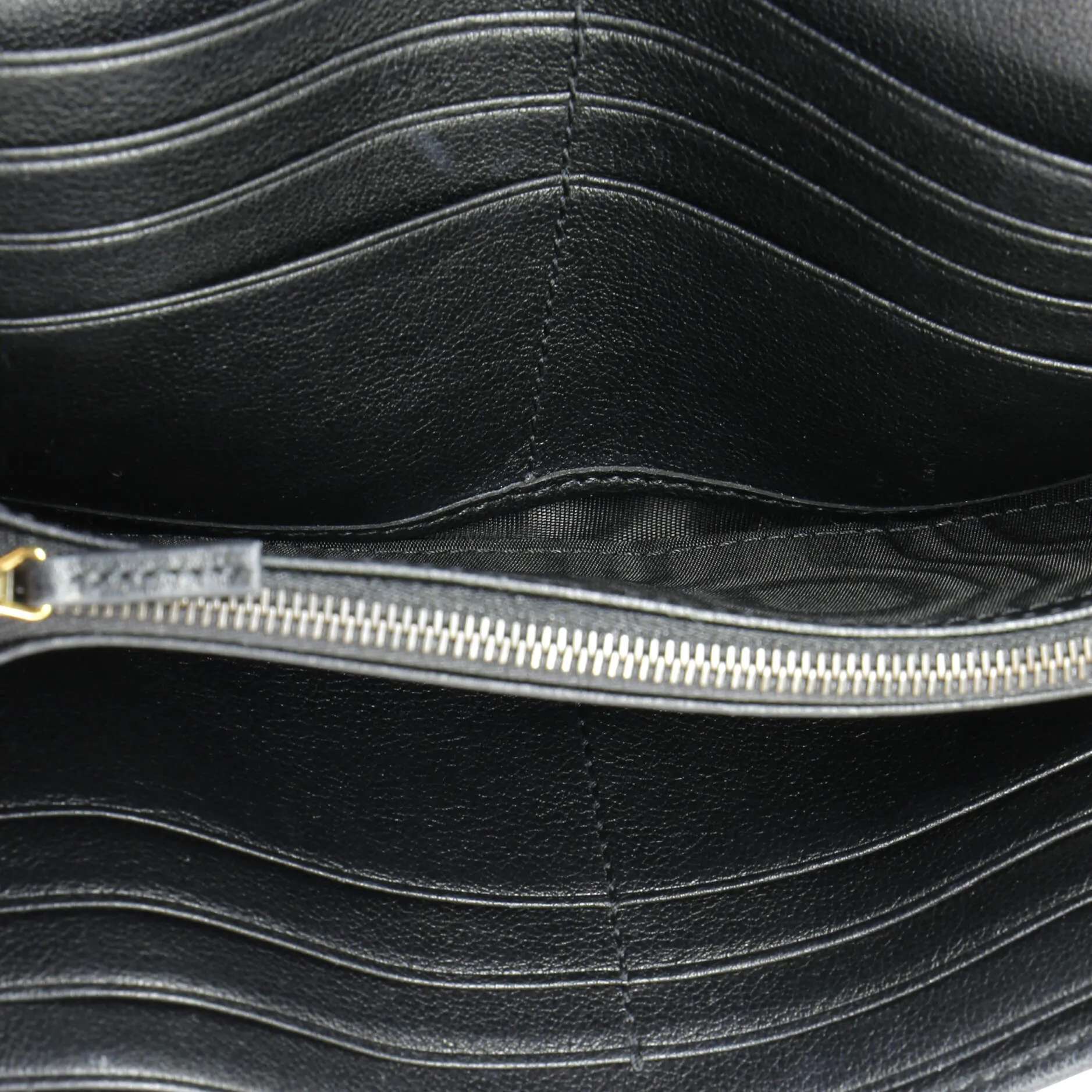 Diana Wallet on Chain Leather
