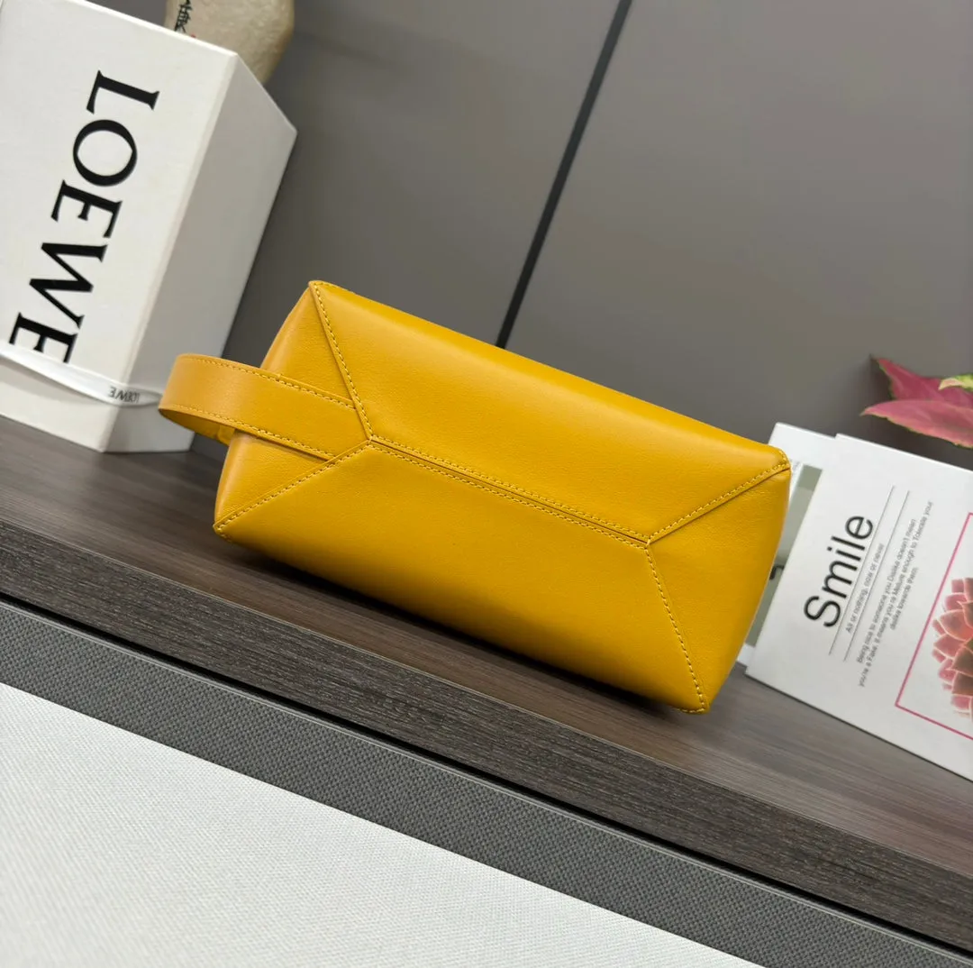 PUZZLE FOLD WASH 22 BAG IN BANANA YELLOW SHINY CALFSKIN