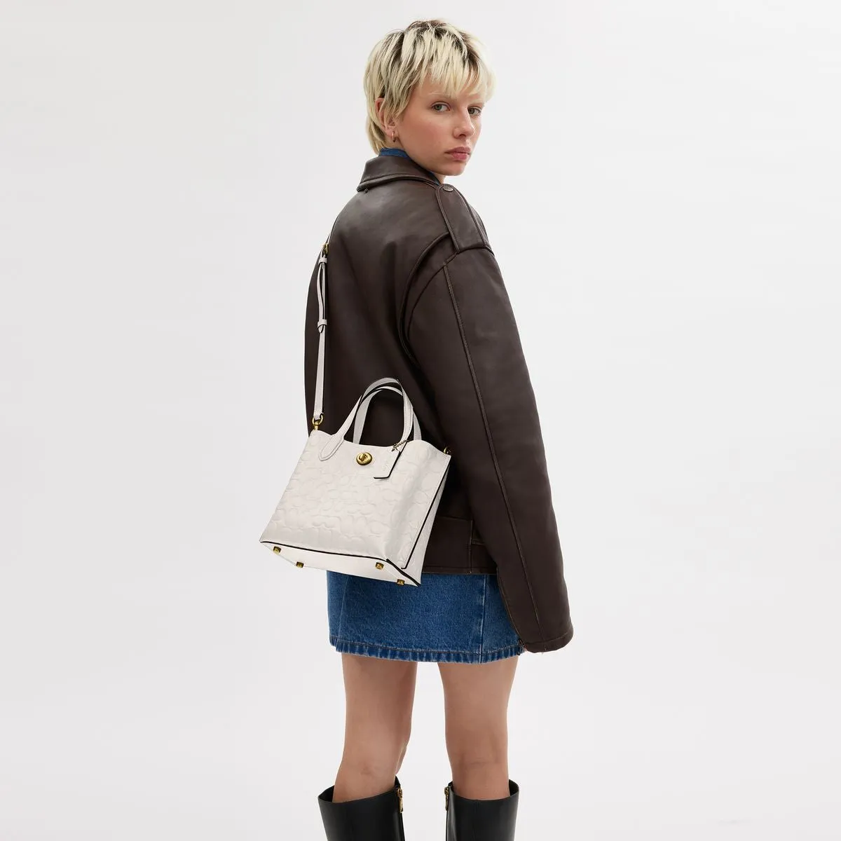 Willow Tote 24 In Signature Leather